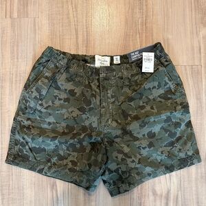 Abercrombie & Fitch Camouflage Green Campus Fit Shorts